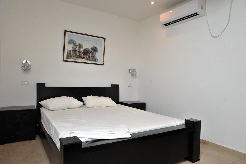 Laguardia Hotel Tel Aviv Esterno foto
